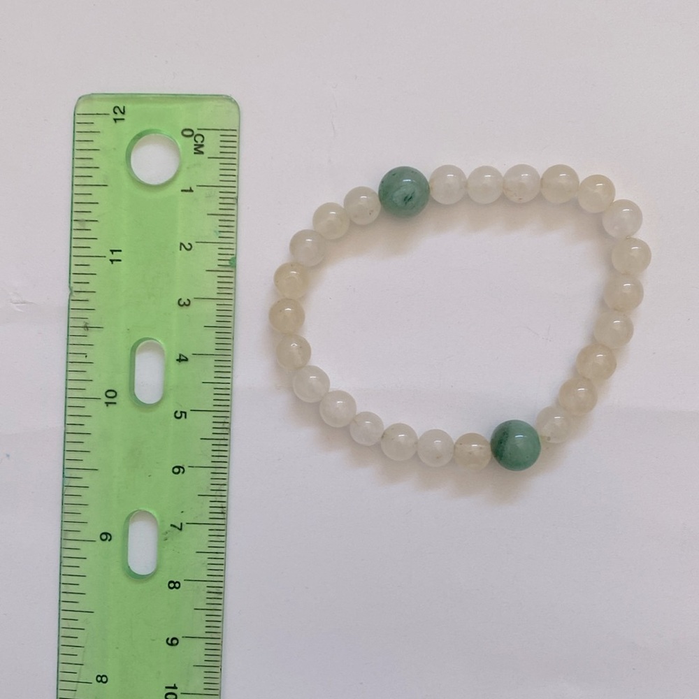 Vintage Semi-Precious Beaded Bracelet White and Green